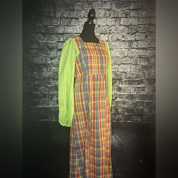 Costume Dress - Picture 2 of 7